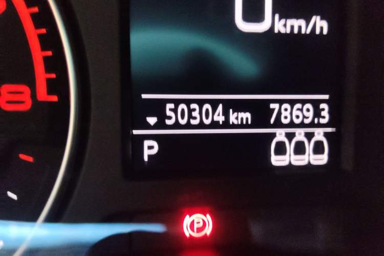 Used Audi Q2L 2020 35 TFSI Fashionable and Elegant Model Odometer Close Up