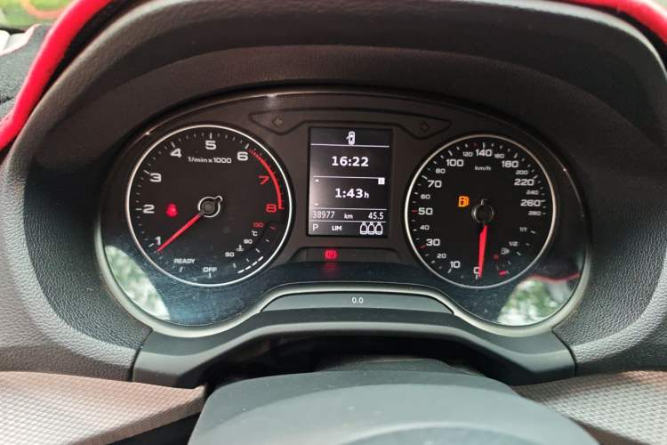 Used Audi Q2L 2020 35 TFSI Ambition Dynamic Edition Odometer Close Up