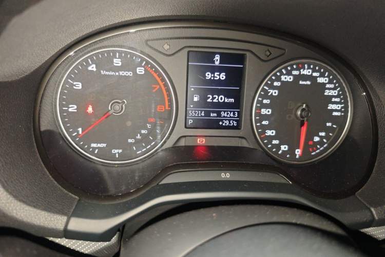 Used Audi Q2L 2020 35 TFSI Fashion Dynamic Model Odometer Close Up