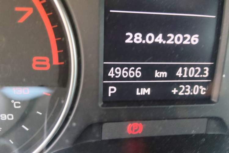 Used Audi Q2L 2020 35 TFSI Ambition Dynamic Edition Odometer Close Up