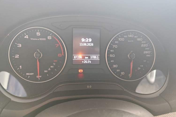 Used Audi Q2L 2020 35 TFSI Ambition Dynamic Edition Odometer Close Up