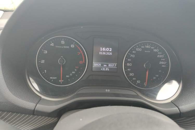 Used Audi Q2L 2020 35 TFSI Fashionable and Elegant Model Odometer Close Up
