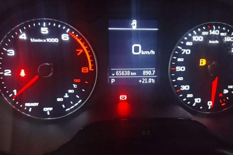 Used Audi Q2L 2020 35 TFSI Fashion Dynamic Model Odometer Close Up