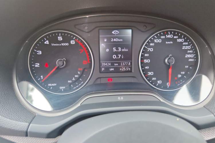 Used Audi Q2L 2020 35 TFSI Ambition Dynamic Edition Odometer Close Up
