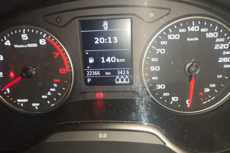 Used Audi Q2L 2020 35 TFSI Fashion Dynamic Model Odometer Close Up