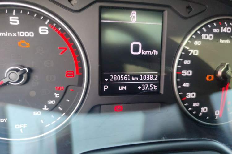 Used Audi Q2L 2020 35 TFSI Ambition Dynamic Edition Odometer Close Up