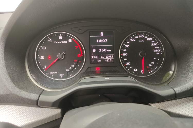 Used Audi Q2L 2020 35 TFSI Ambition Dynamic Edition Odometer Close Up