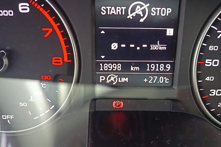 Used Audi Q2L 2020 35 TFSI Ambition Dynamic Edition Odometer Close Up