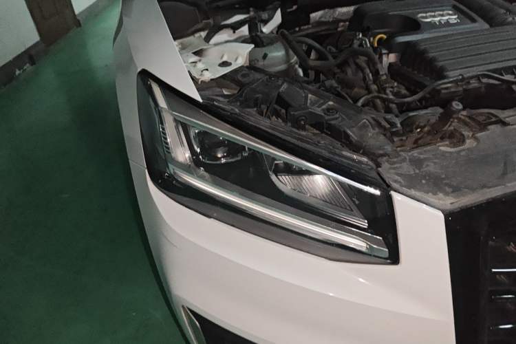 Used Audi Q2L 2020 35 TFSI Fashion Dynamic Model Right Front Headlight