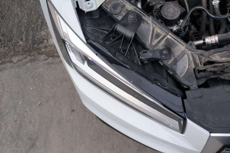 Used Audi Q2L 2020 35 TFSI Fashionable and Elegant Model Right Front Headlight