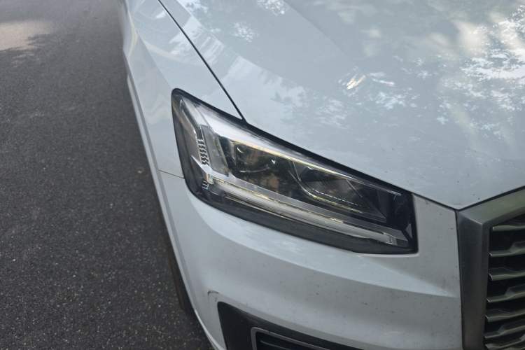 Used Audi Q2L 2020 35 TFSI Fashionable and Elegant Model Right Front Headlight