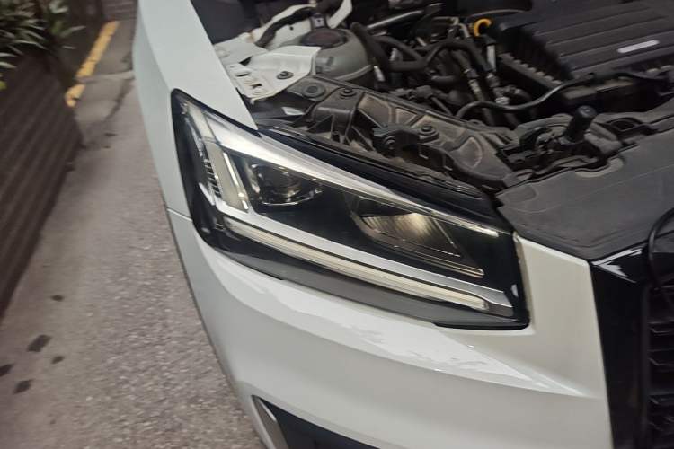 Used Audi Q2L 2020 35 TFSI Fashion Dynamic Model Right Front Headlight
