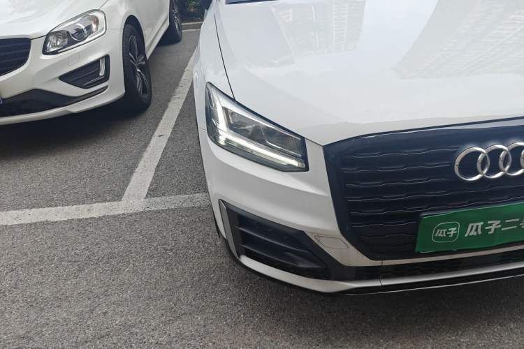 Used Audi Q2L 2020 35 TFSI Fashion Dynamic Model Right Front Headlight
