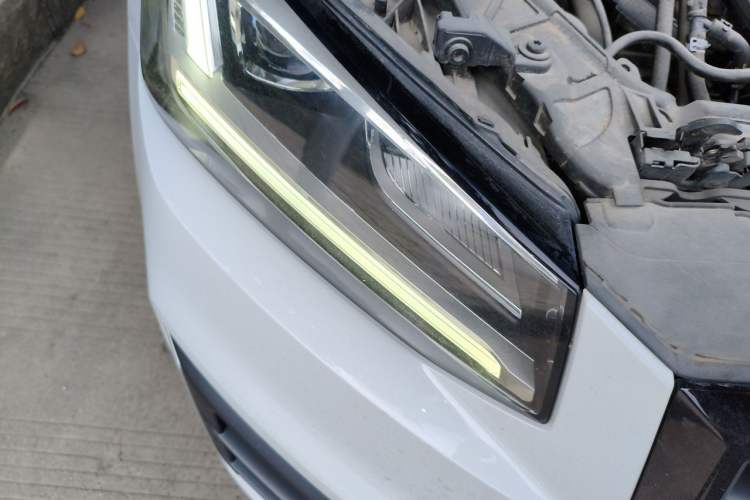 Used Audi Q2L 2020 35 TFSI Fashion Dynamic Model Right Front Headlight