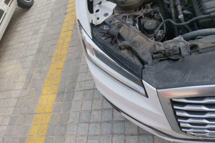 Used Audi Q2L 2020 35 TFSI Fashionable and Elegant Model Right Front Headlight