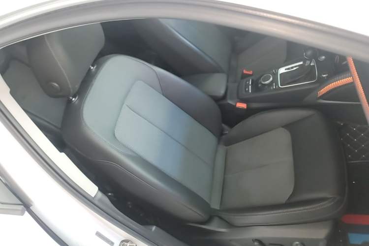 Used Audi Q2L 2020 35 TFSI Fashionable and Elegant Model Right Front Seat
