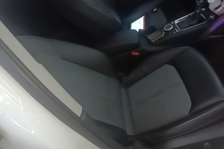 Used Audi Q2L 2020 35 TFSI Fashionable and Elegant Model Right Front Seat