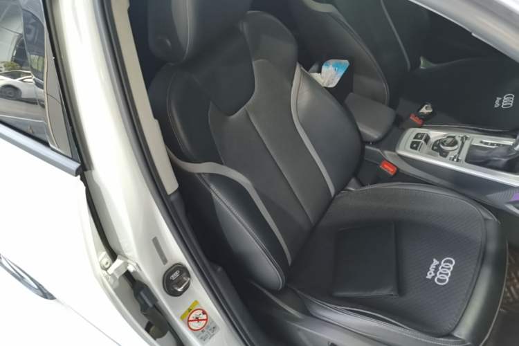 Used Audi Q2L 2020 35 TFSI Fashion Dynamic Model Right Front Seat