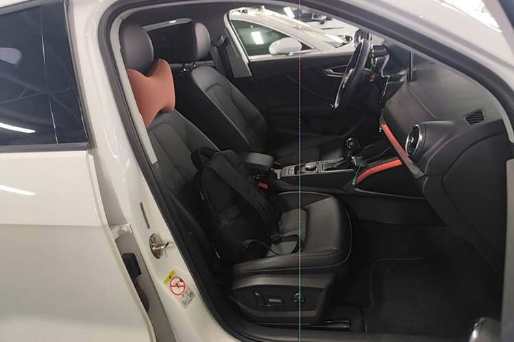 Used Audi Q2L 2020 35 TFSI Fashionable and Elegant Model Right Front Seat