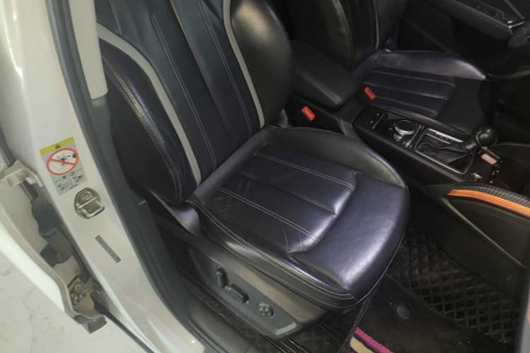 Used Audi Q2L 2020 35 TFSI Luxury Dynamic Edition Right Front Seat