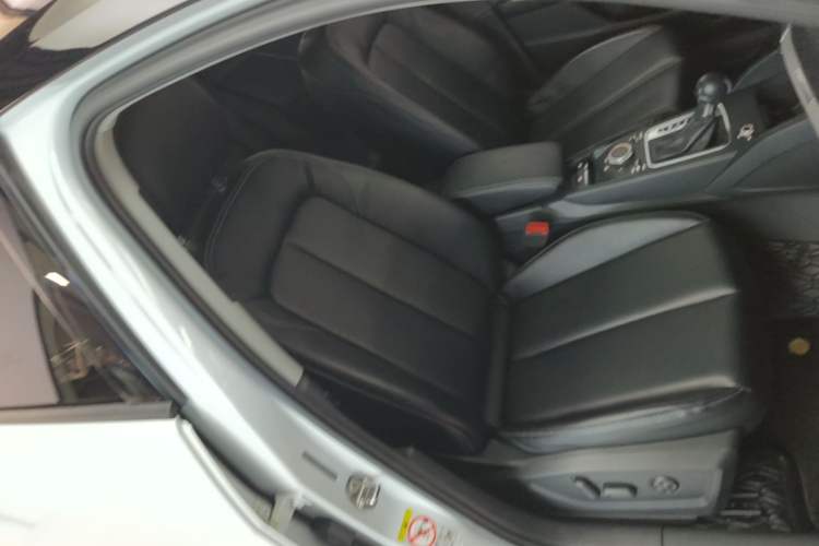 Used Audi Q2L 2020 35 TFSI Ambition Dynamic Edition Right Front Seat