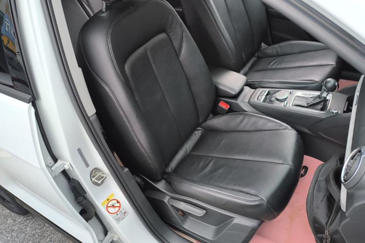 Used Audi Q2L 2020 35 TFSI Ambition Dynamic Edition Right Front Seat