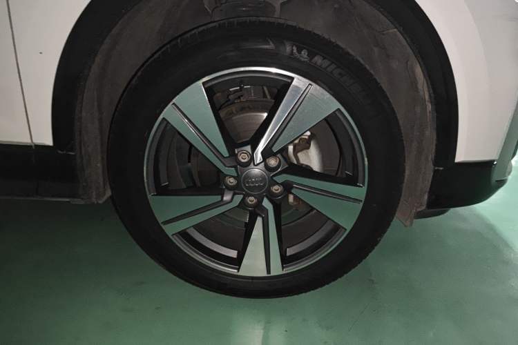 Used Audi Q2L 2020 35 TFSI Fashion Dynamic Model Right Front Wheel Hub