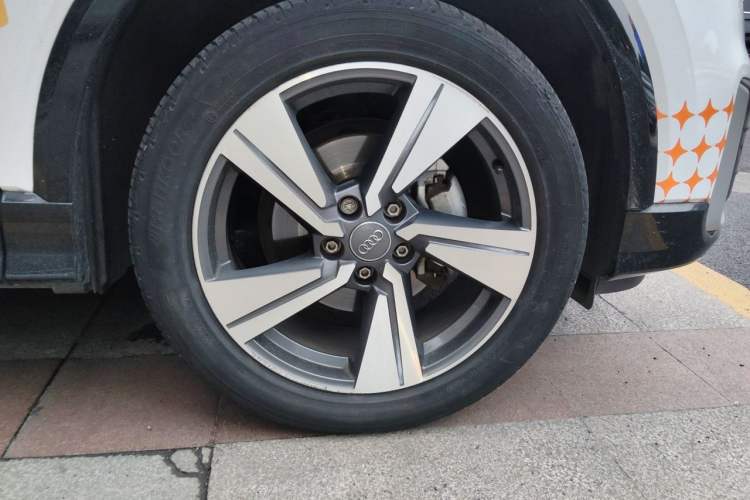 Used Audi Q2L 2020 35 TFSI Fashionable and Elegant Model Right Front Wheel Hub