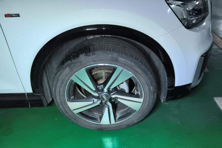 Used Audi Q2L 2020 35 TFSI Fashion Dynamic Model Right Front Wheel Hub