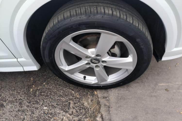 Used Audi Q2L 2020 35 TFSI Fashionable and Elegant Model Right Front Wheel Hub
