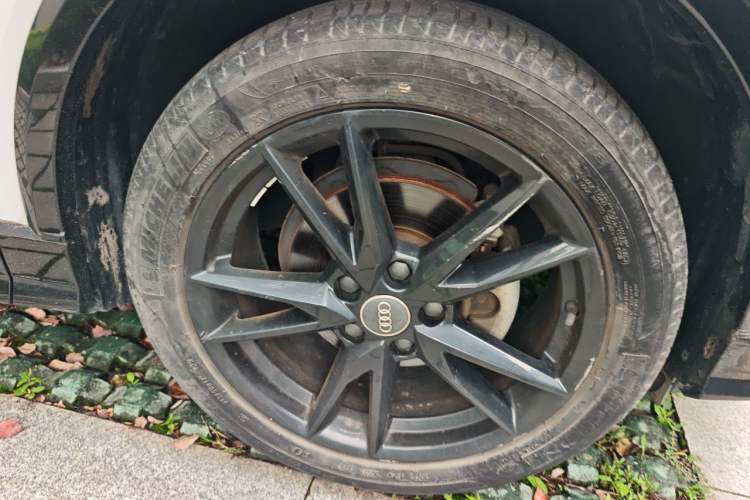 Used Audi Q2L 2020 35 TFSI Ambition Dynamic Edition Right Front Wheel Hub
