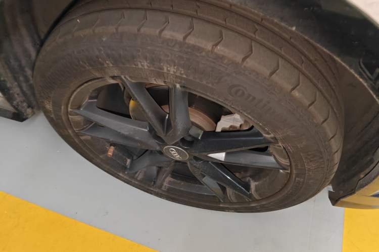 Used Audi Q2L 2020 35 TFSI Ambition Dynamic Edition Right Front Wheel Hub