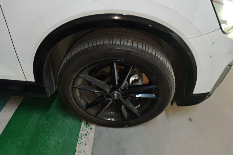 Used Audi Q2L 2020 35 TFSI Ambition Dynamic Edition Right Front Wheel Hub