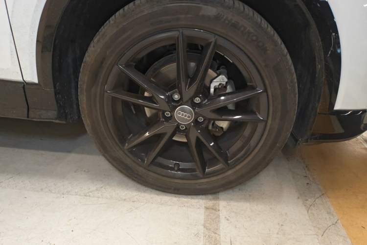 Used Audi Q2L 2020 35 TFSI Ambition Dynamic Edition Right Front Wheel Hub