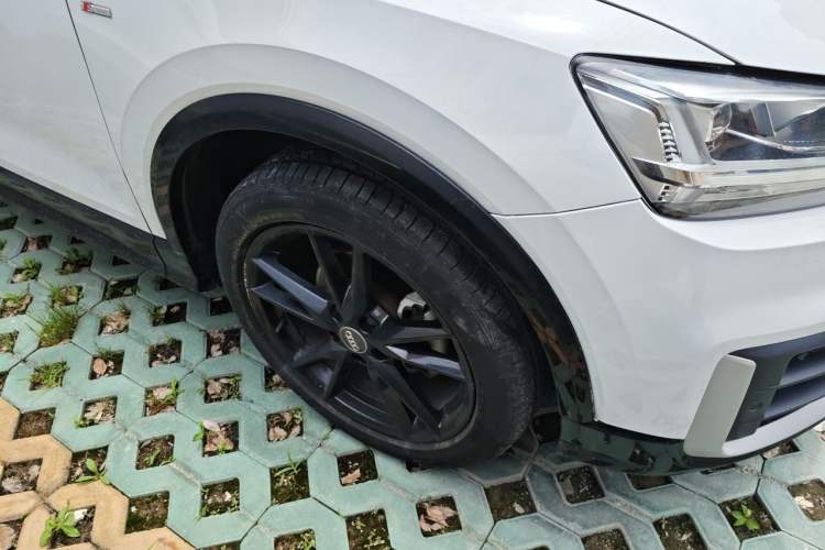 Used Audi Q2L 2020 35 TFSI Ambition Dynamic Edition Right Front Wheel Hub