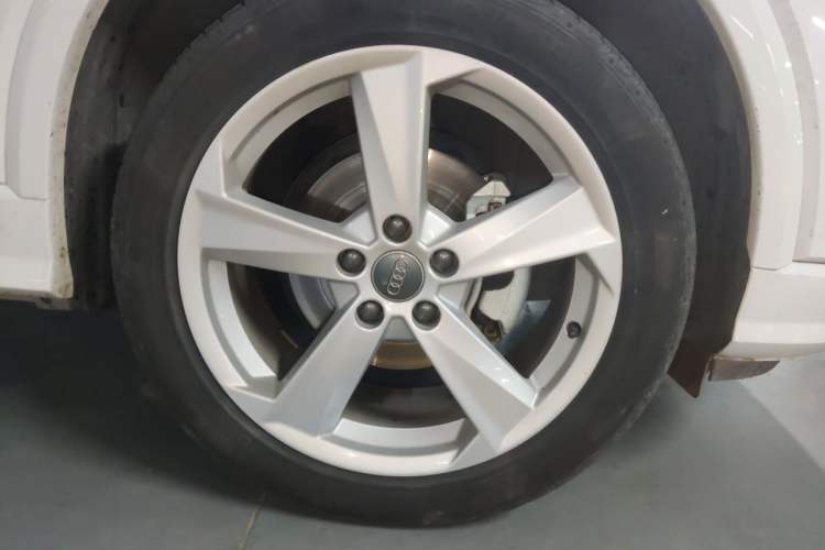 Used Audi Q2L 2020 35 TFSI Fashionable and Elegant Model Right Front Wheel Hub