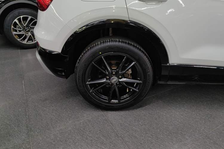 Used Audi Q2L 2020 35 TFSI Ambition Dynamic Edition Right Rear Wheel Hub