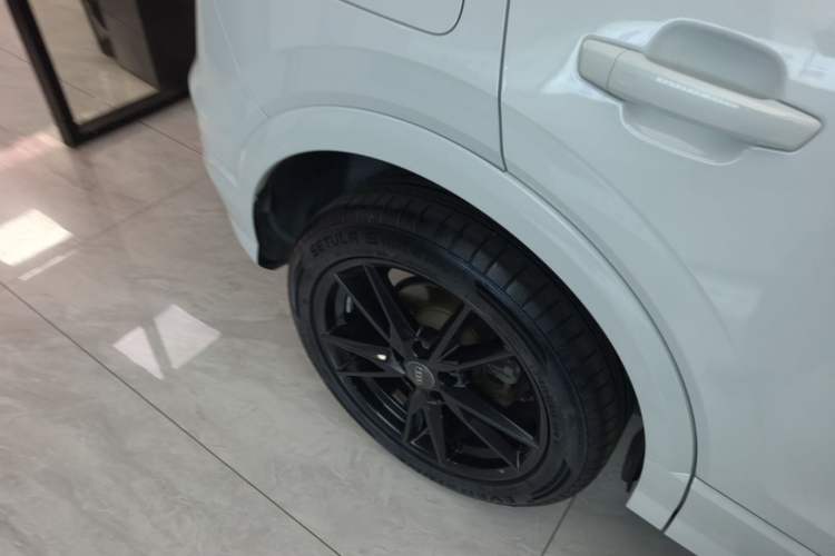 Used Audi Q2L 2020 35 TFSI Ambition Dynamic Edition Right Rear Wheel Hub