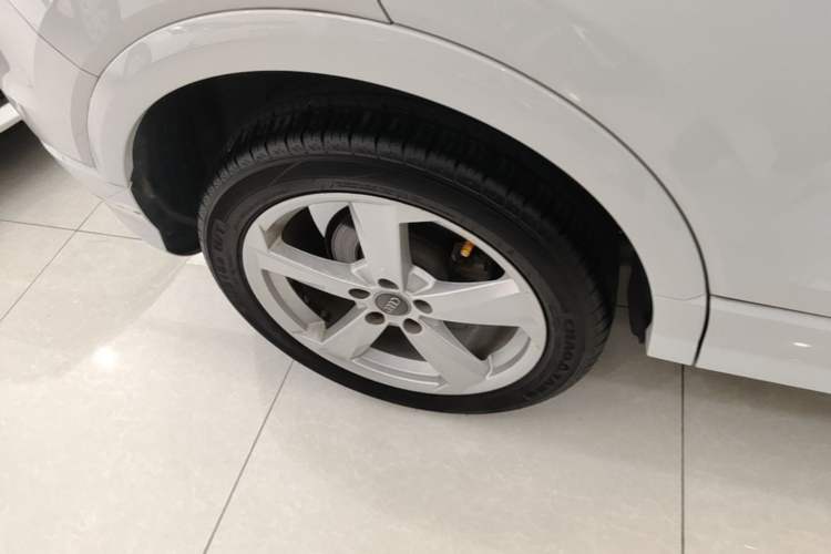 Used Audi Q2L 2020 35 TFSI Fashionable and Elegant Model Right Rear Wheel Hub