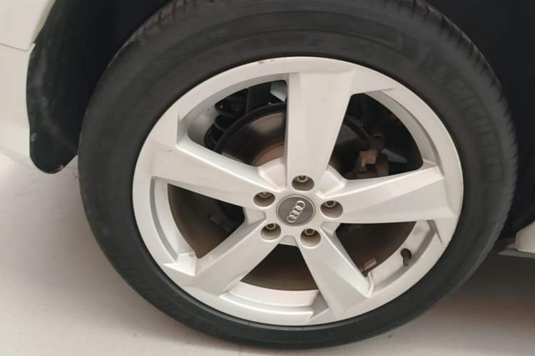 Used Audi Q2L 2020 35 TFSI Fashionable and Elegant Model Right Rear Wheel Hub