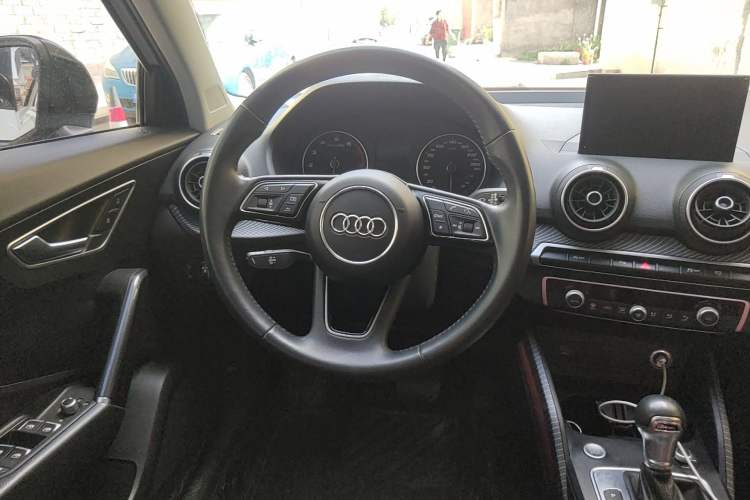 Used Audi Q2L 2020 35 TFSI Fashion Dynamic Model Steering Wheel