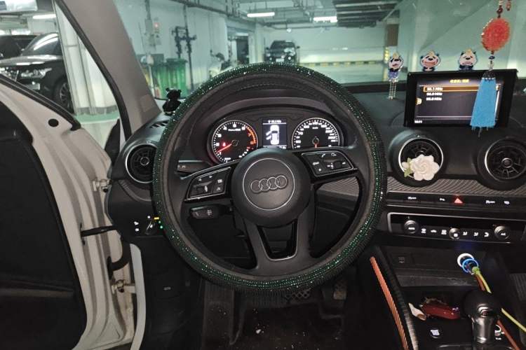 Used Audi Q2L 2020 35 TFSI Fashion Dynamic Model Steering Wheel