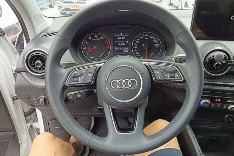 Used Audi Q2L 2020 35 TFSI Fashion Dynamic Model Steering Wheel