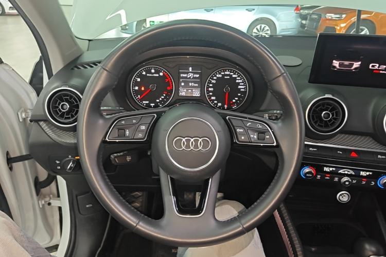 Used Audi Q2L 2020 35 TFSI Fashion Dynamic Model Steering Wheel