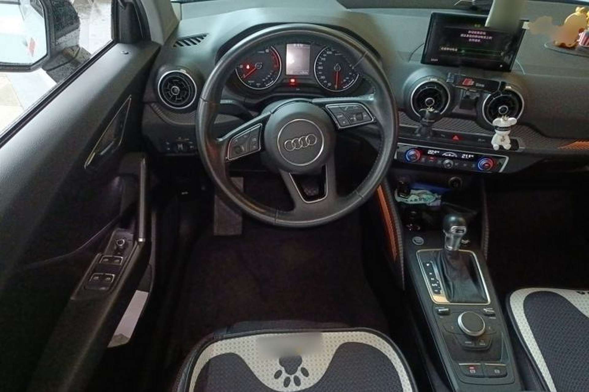Used Audi Q2L 2020 35 TFSI Fashionable and Elegant Model Steering Wheel
