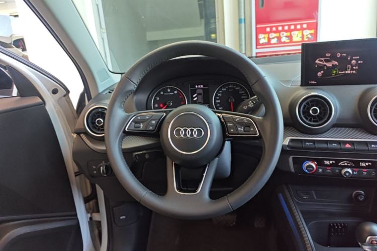 Used Audi Q2L 2020 35 TFSI Fashion Dynamic Model Steering Wheel