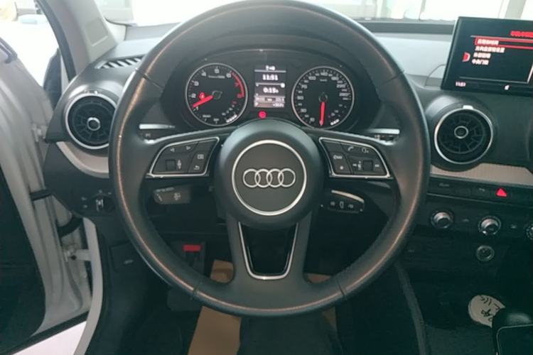 Used Audi Q2L 2020 35 TFSI Ambition Dynamic Edition Steering Wheel