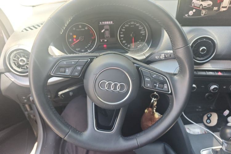 Used Audi Q2L 2020 35 TFSI Ambition Dynamic Edition Steering Wheel
