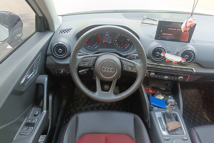 Used Audi Q2L 2020 35 TFSI Fashion Dynamic Model Steering Wheel