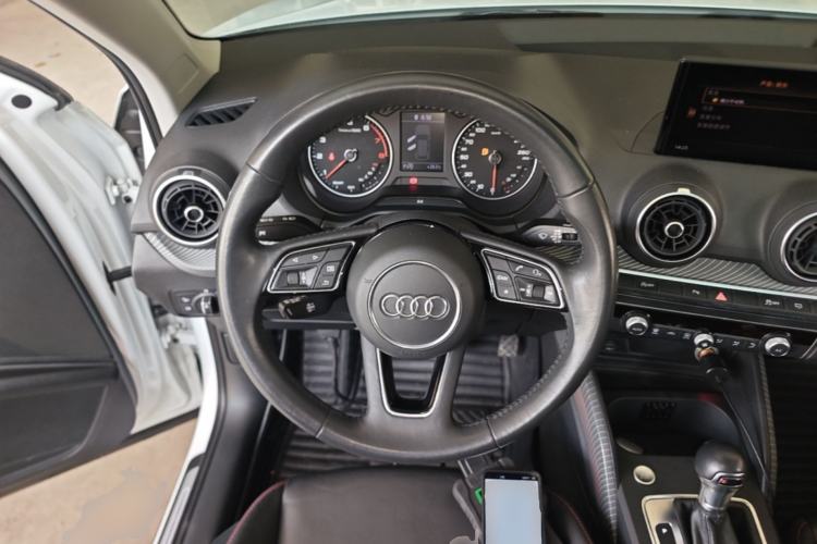 Used Audi Q2L 2020 35 TFSI Fashion Dynamic Model Steering Wheel